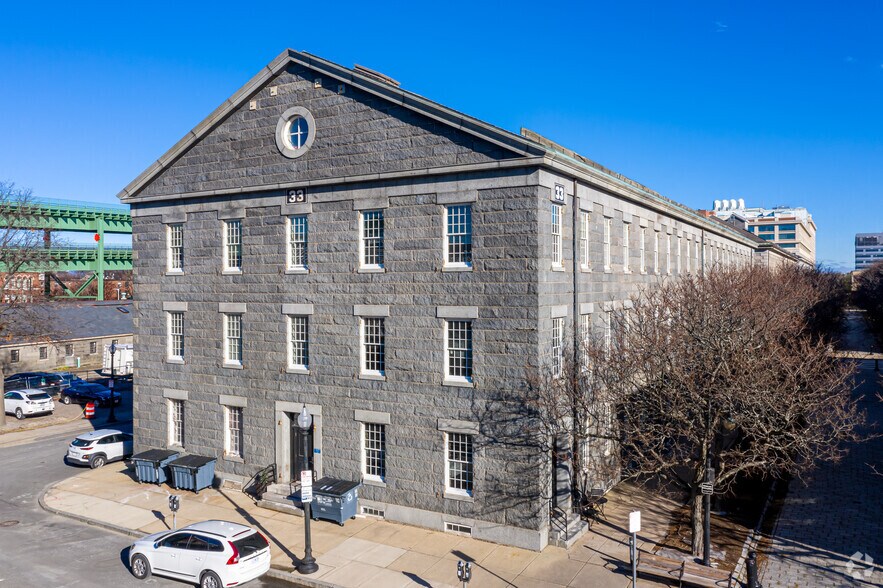 33 Third Ave, Charlestown, MA à vendre - Photo principale - Image 1 de 12