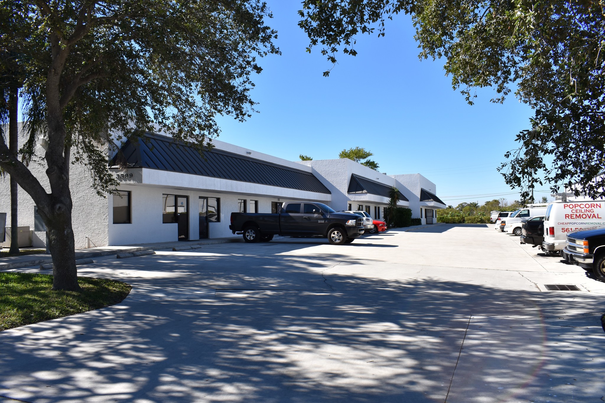 3599 23rd Ave S, Lake Worth, FL for lease Primary Photo- Image 1 of 11