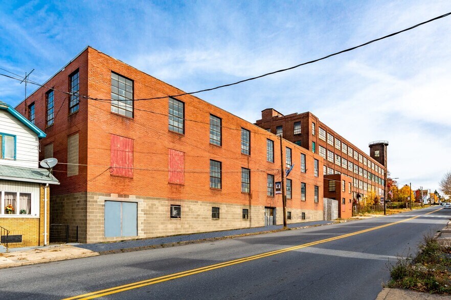 1340-1400 Chestnut St, Kulpmont, PA à louer - Photo du bâtiment - Image 3 de 15