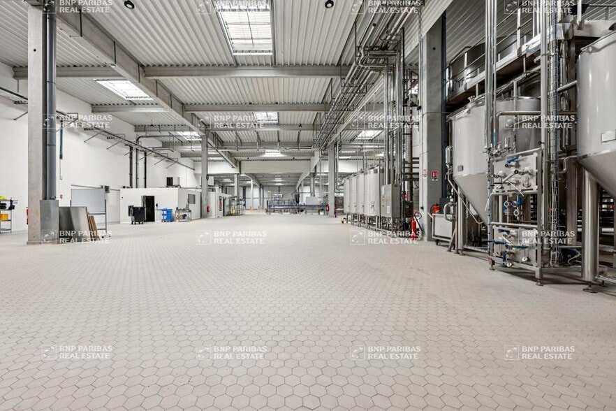 Industrial in Sucy-en-Brie for lease - Building Photo - Image 2 of 20