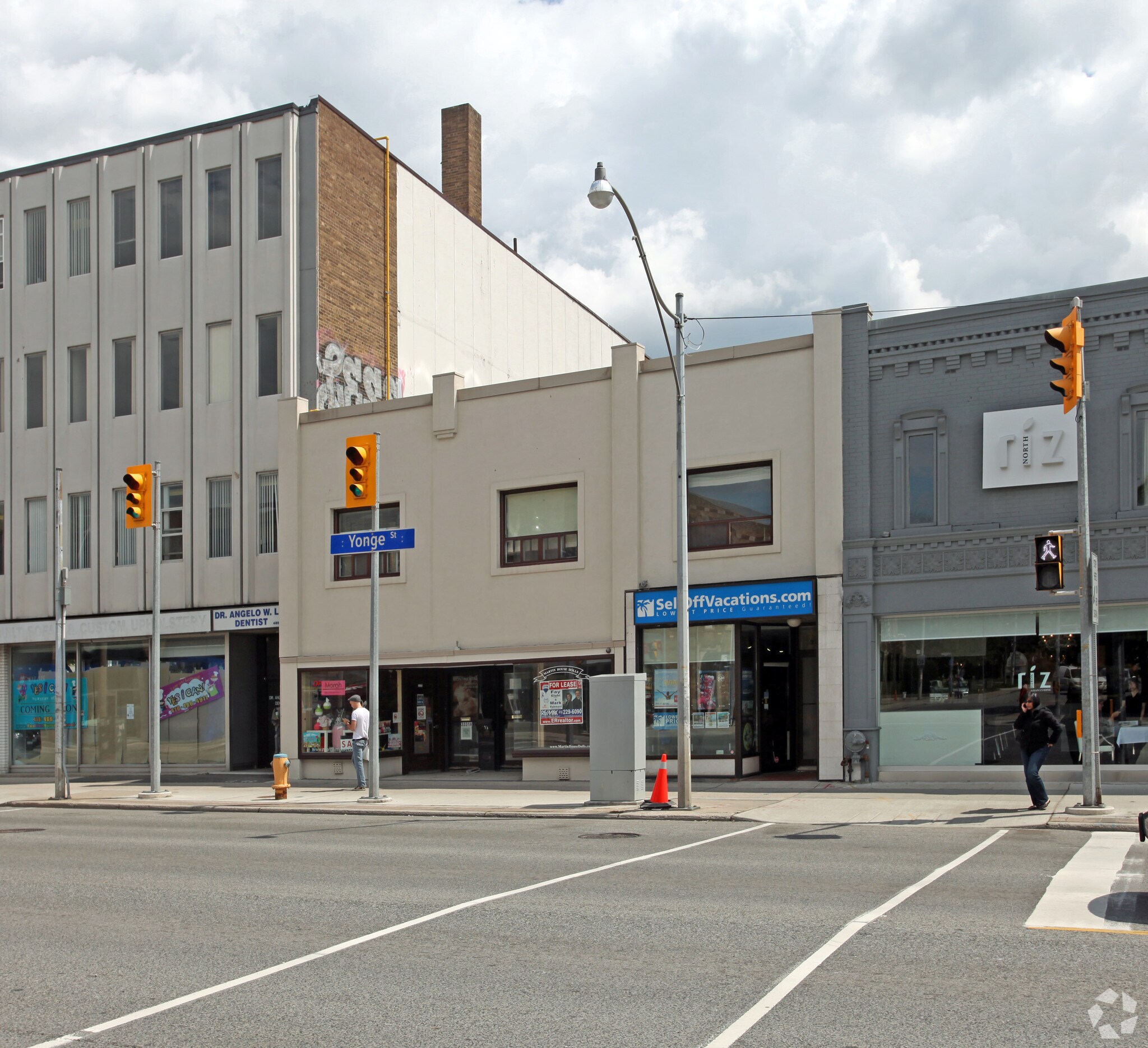 3329-3333 Yonge St, Toronto, ON à vendre Photo principale- Image 1 de 1