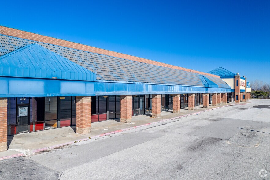 13520 40 Hwy, Independence, MO à vendre - Photo du bâtiment - Image 1 de 12