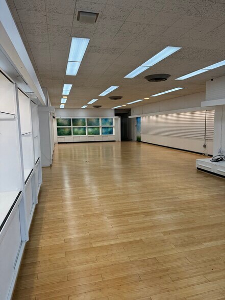 410 S Spring St, Burlington, NC à louer - Photo du bâtiment - Image 3 de 11