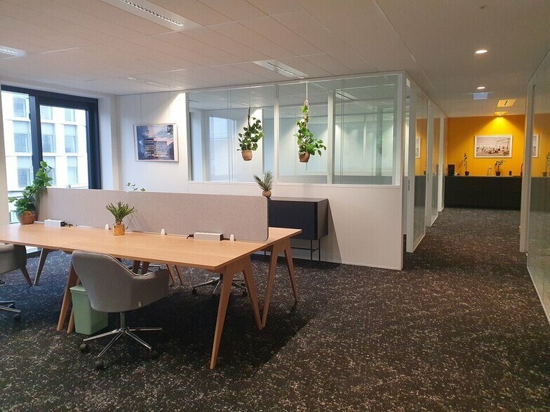 Bureau dans Montigny Le Bretonneux à louer - Photo intérieure - Image 3 de 11