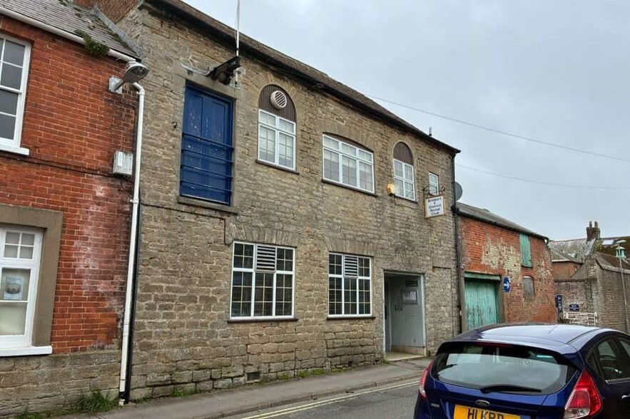 8 North St, Bridport for sale - Building Photo - Image 3 of 4