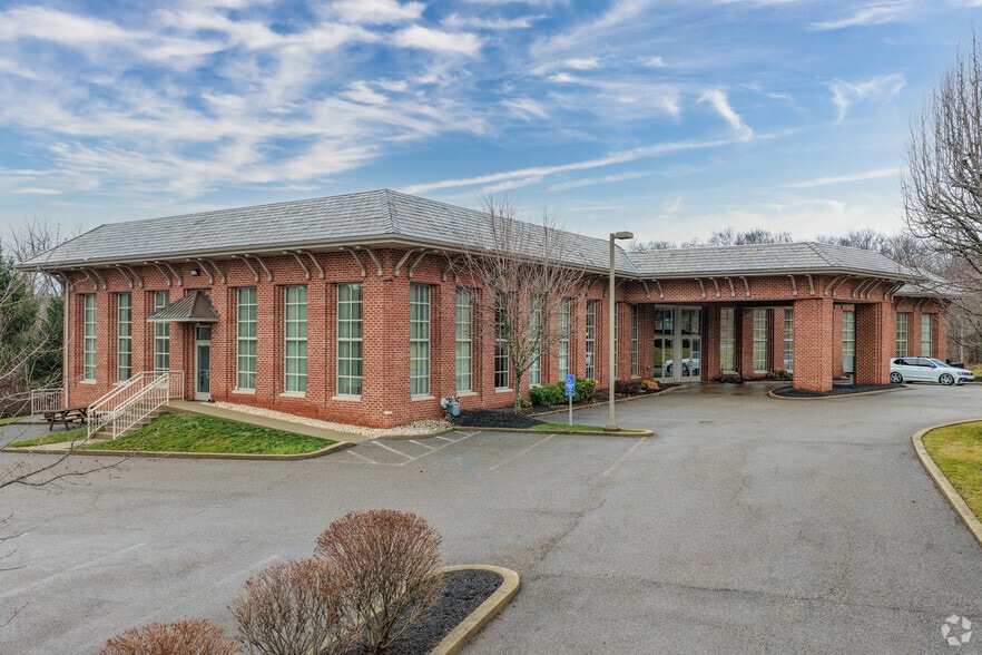171 Hillpointe Dr, Canonsburg, PA for lease - Building Photo - Image 1 of 4