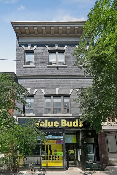 Queen Street East portfolio of 2 properties for sale on LoopNet.ca - Building Photo - Image 2 of 15