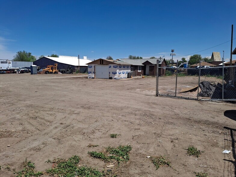 6121 E 88th Ave, Henderson, CO à louer - Photo du bâtiment - Image 2 de 4
