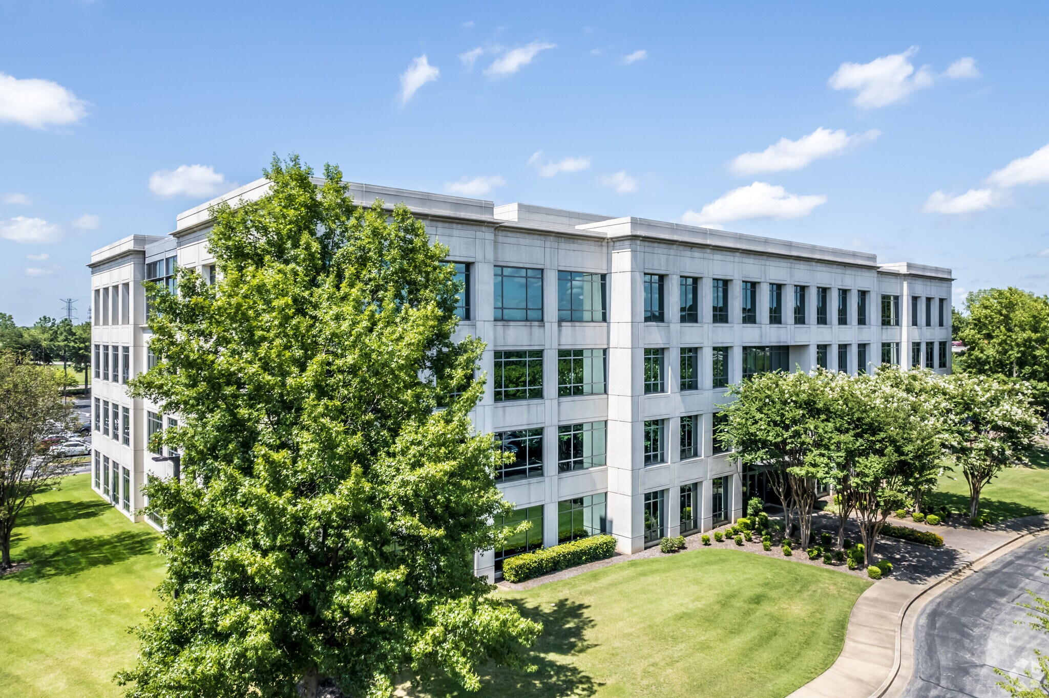 6750 Lenox Center Ct, Memphis, TN for lease Building Photo- Image 1 of 8
