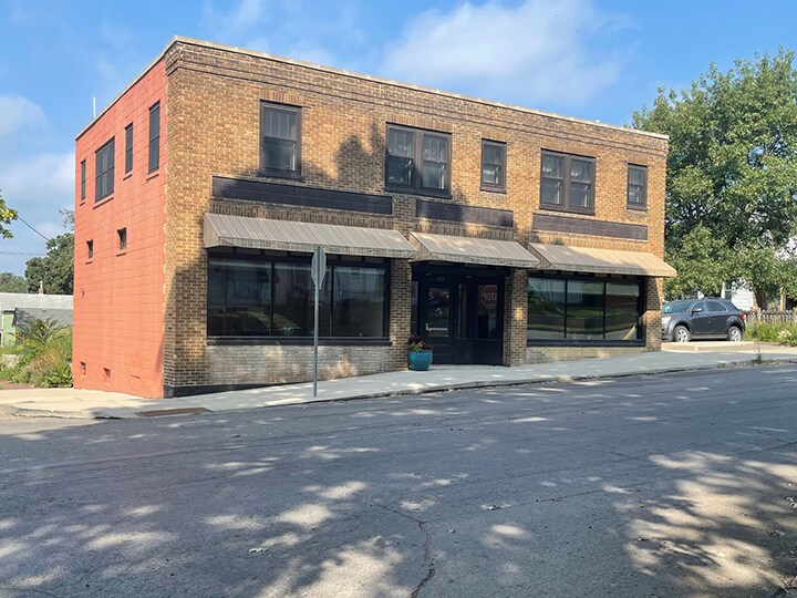 800 19th St, Des Moines, IA à louer - Photo du bâtiment - Image 3 de 11