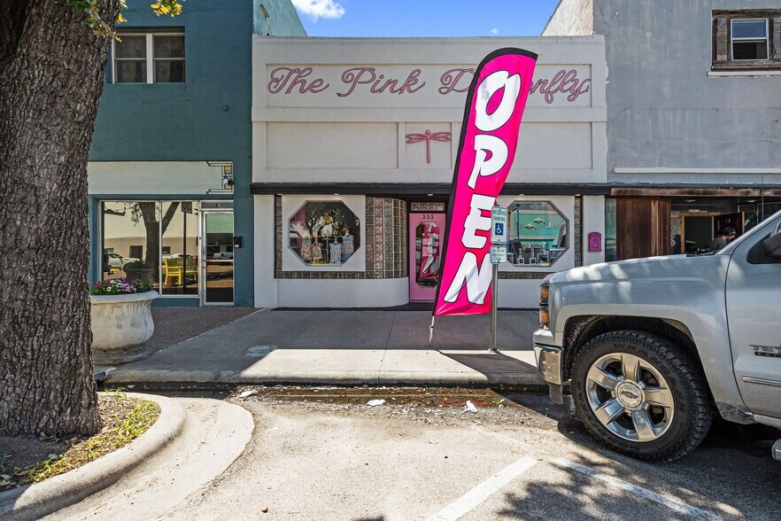 333 S Commercial St, Aransas Pass, TX à vendre - Photo du bâtiment - Image 2 de 26