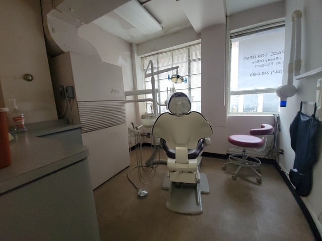 184 2nd Ave, New York, NY for lease Interior Photo- Image 1 of 11