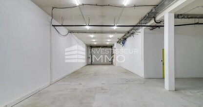 Flex in Villiers-sur-Marne for lease Interior Photo- Image 2 of 4