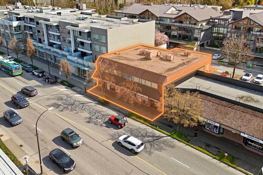 1075 Marine Dr, North Vancouver, BC à vendre - Photo du bâtiment - Image 2 de 11