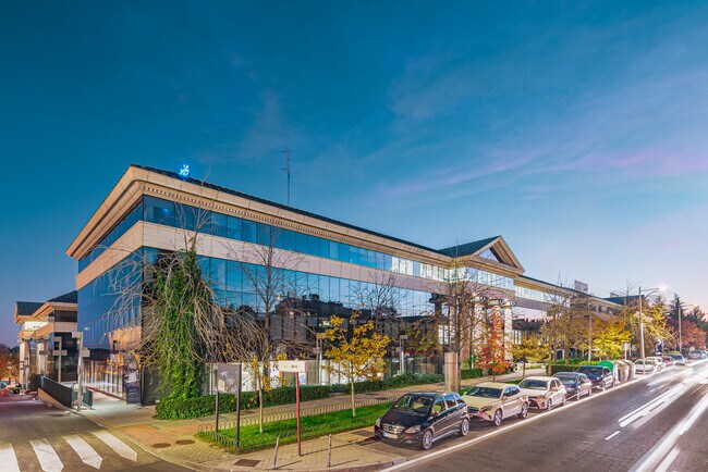 Plus de détails pour Avenida de Europa, 26, Pozuelo de Alarcón - Bureau à louer