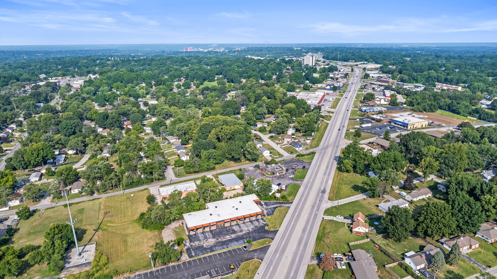 12939 E Us Highway 40, Independence, MO à vendre - Photo du bâtiment - Image 3 de 26