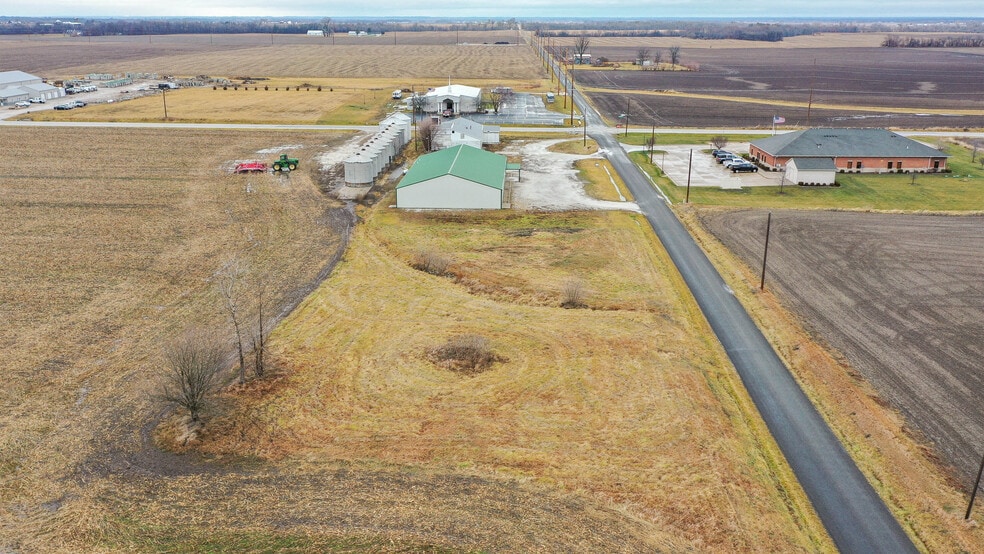 22987 Cherry Ln, Jerseyville, IL for sale - Building Photo - Image 3 of 37