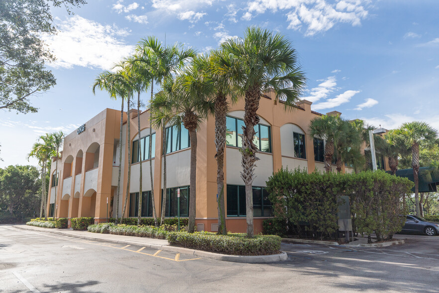 2002 Ultimate Way, Weston, FL for lease - Building Photo - Image 1 of 9