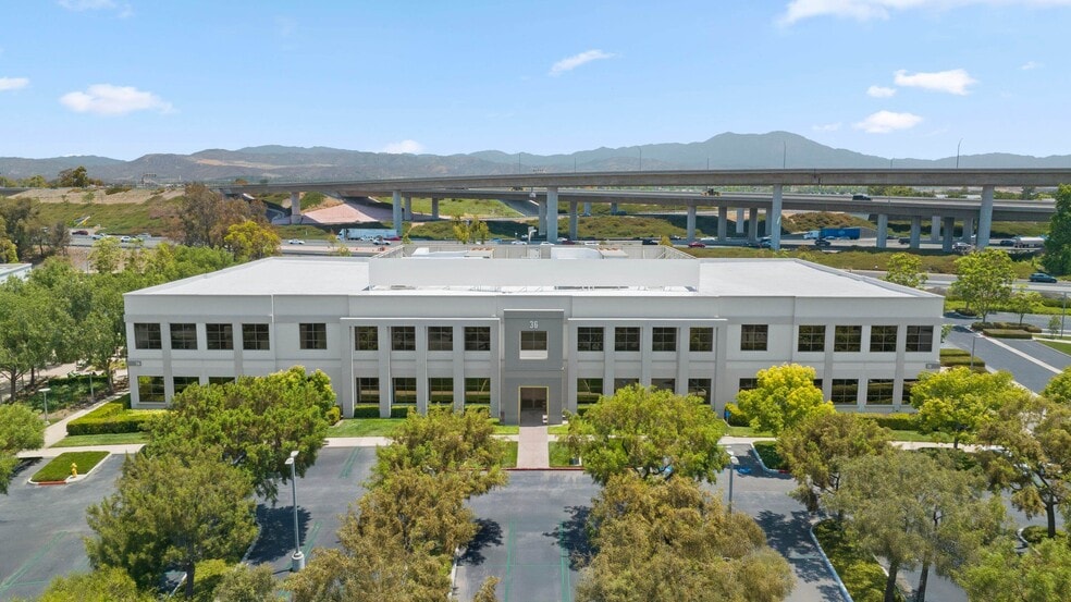 46 Discovery, Irvine, CA for lease - Building Photo - Image 3 of 99