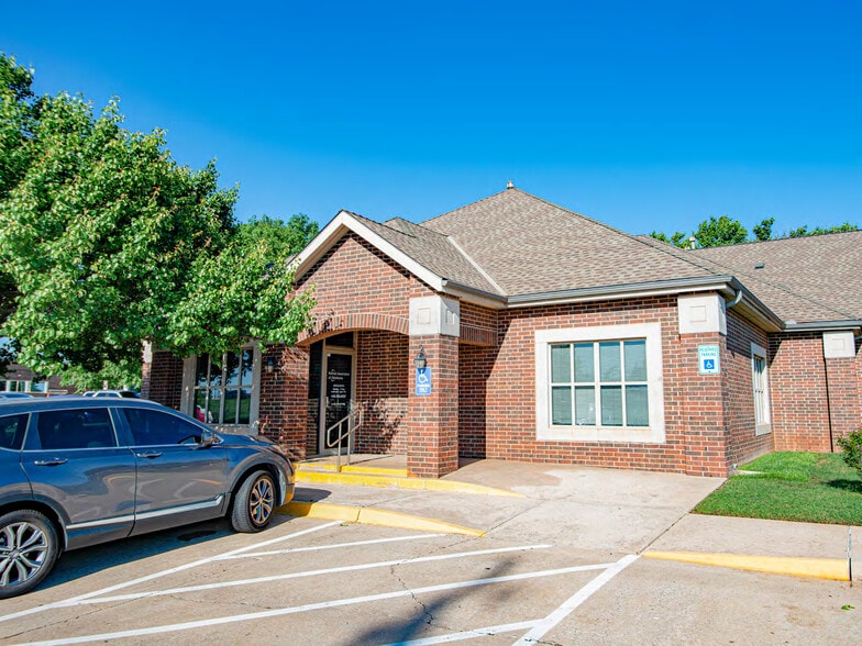 12318 Saint Andrews Dr, Oklahoma City, OK for sale - Building Photo - Image 3 of 3