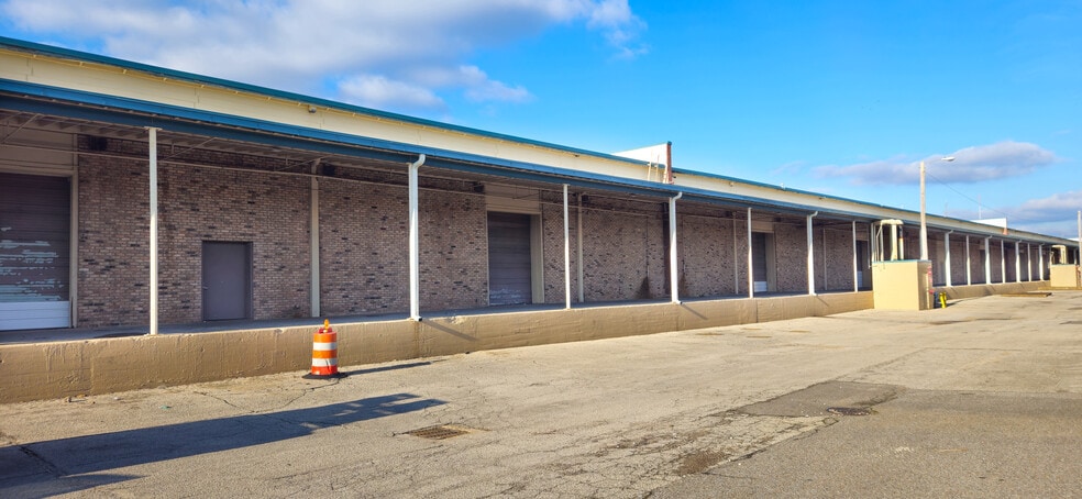 1333 Farmville Ave, Memphis, TN for lease - Building Photo - Image 3 of 3