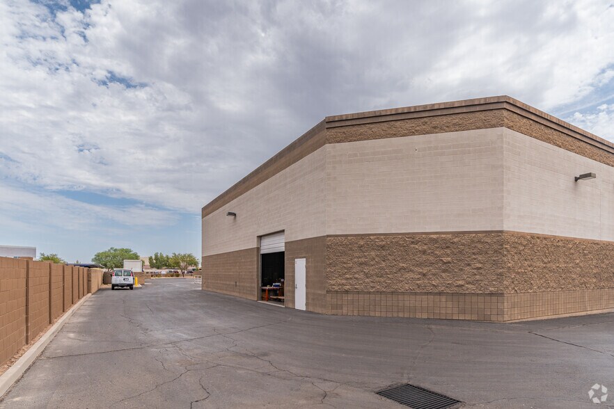 7280 N Glen Harbor Blvd, Glendale, AZ à louer - Photo du bâtiment - Image 3 de 5