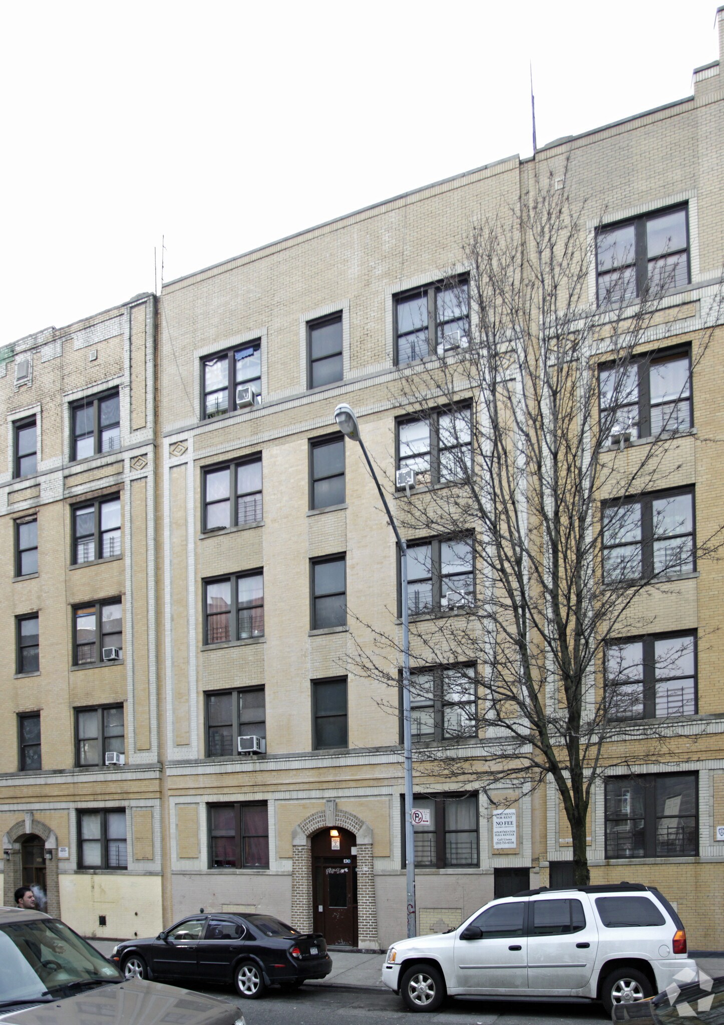 276 E 199th St, Bronx, NY à vendre Photo du bâtiment- Image 1 de 5