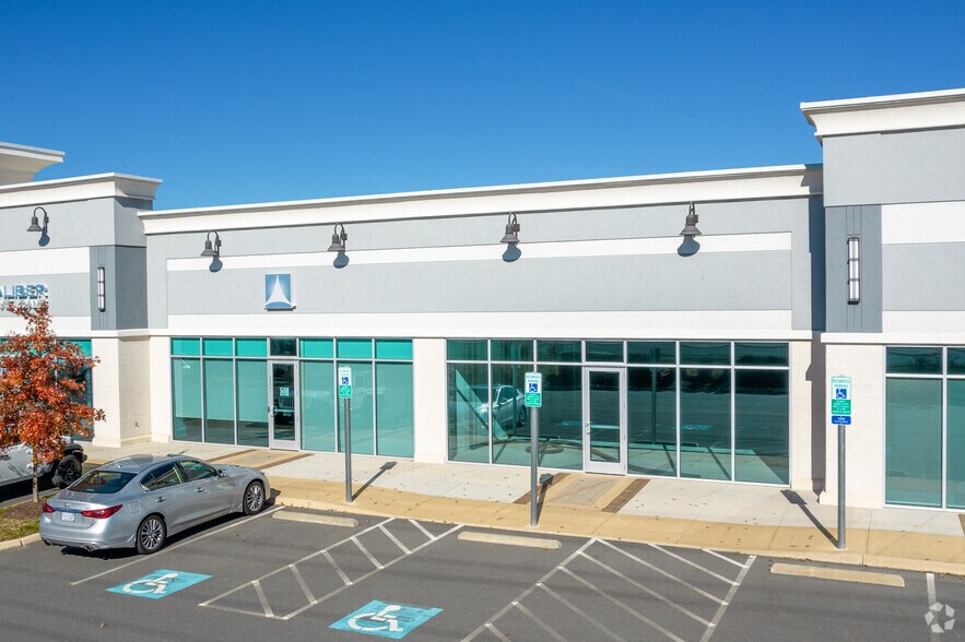 5615 Wellington Rd, Gainesville, VA à louer - Photo du bâtiment - Image 2 de 11