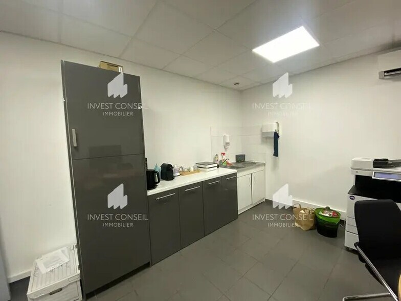 189 Boulevard André Brémont, Saint-Leu-la-Forêt for lease - Interior Photo - Image 3 of 7