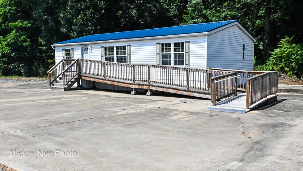 31 Walnut Bottom Rd, Shippensburg, PA à louer - Photo du bâtiment - Image 1 de 17