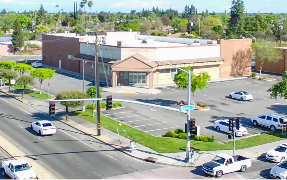 4224 E Shields Ave, Fresno, CA for lease Building Photo- Image 1 of 4