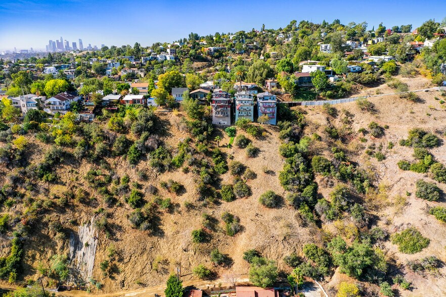 317 Furness Ave, Los Angeles, CA for sale - Primary Photo - Image 1 of 2