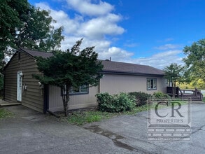 8 Ibm Rd, Poughkeepsie, NY à vendre Photo du bâtiment- Image 1 de 3