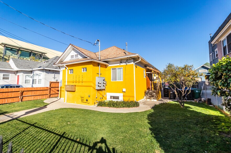 1718 S New England St, Los Angeles, CA à vendre - Photo du bâtiment - Image 2 de 15