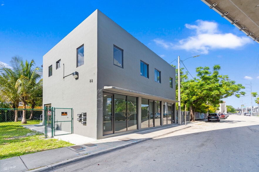 216 NW 11th St, Miami, FL for lease - Building Photo - Image 3 of 21