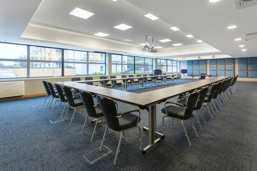 Highbury Dr, Leatherhead for sale - Building Photo - Image 2 of 11