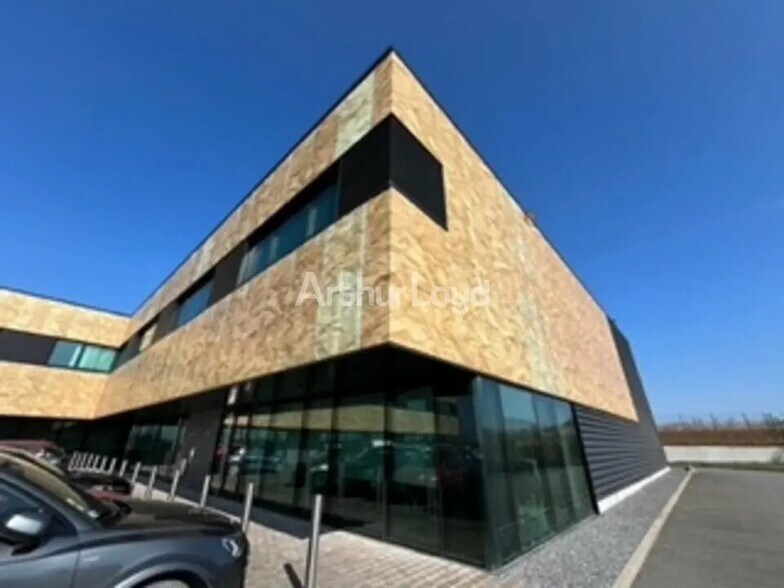 Flex dans Reims à louer - Photo du bâtiment - Image 1 de 6