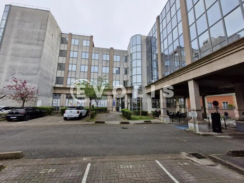 6-8 Rue Paul Cezanne, Neuilly-Plaisance à louer - Photo du bâtiment - Image 2 de 17