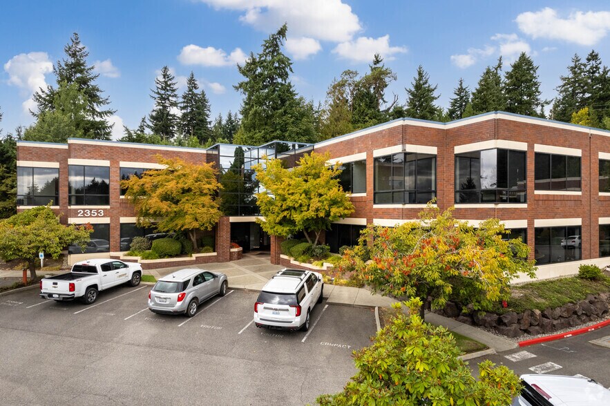 2353 130th Ave NE, Bellevue, WA for lease - Building Photo - Image 2 of 4