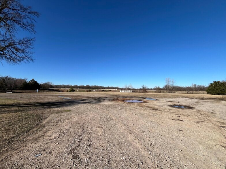 410175 E 1080 Rd, Checotah, OK for sale - Building Photo - Image 3 of 7