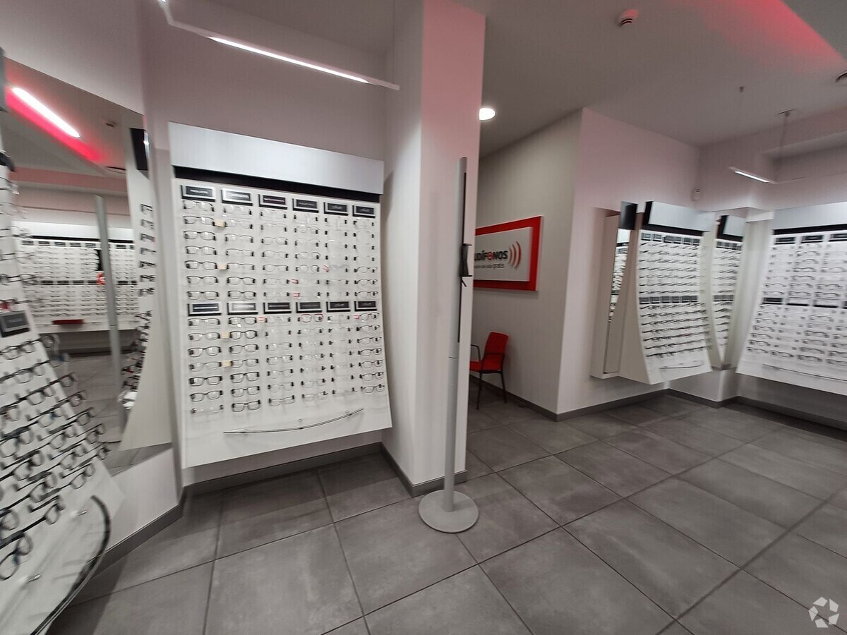 Madrid, MAD 28027 - Unit Puerta B -  - Interior Photo - Image 2 of 11