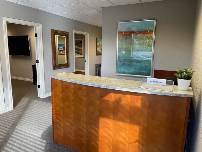 11040 W Bluemound Rd, Wauwatosa, WI à vendre - Photo intérieure - Image 3 de 8