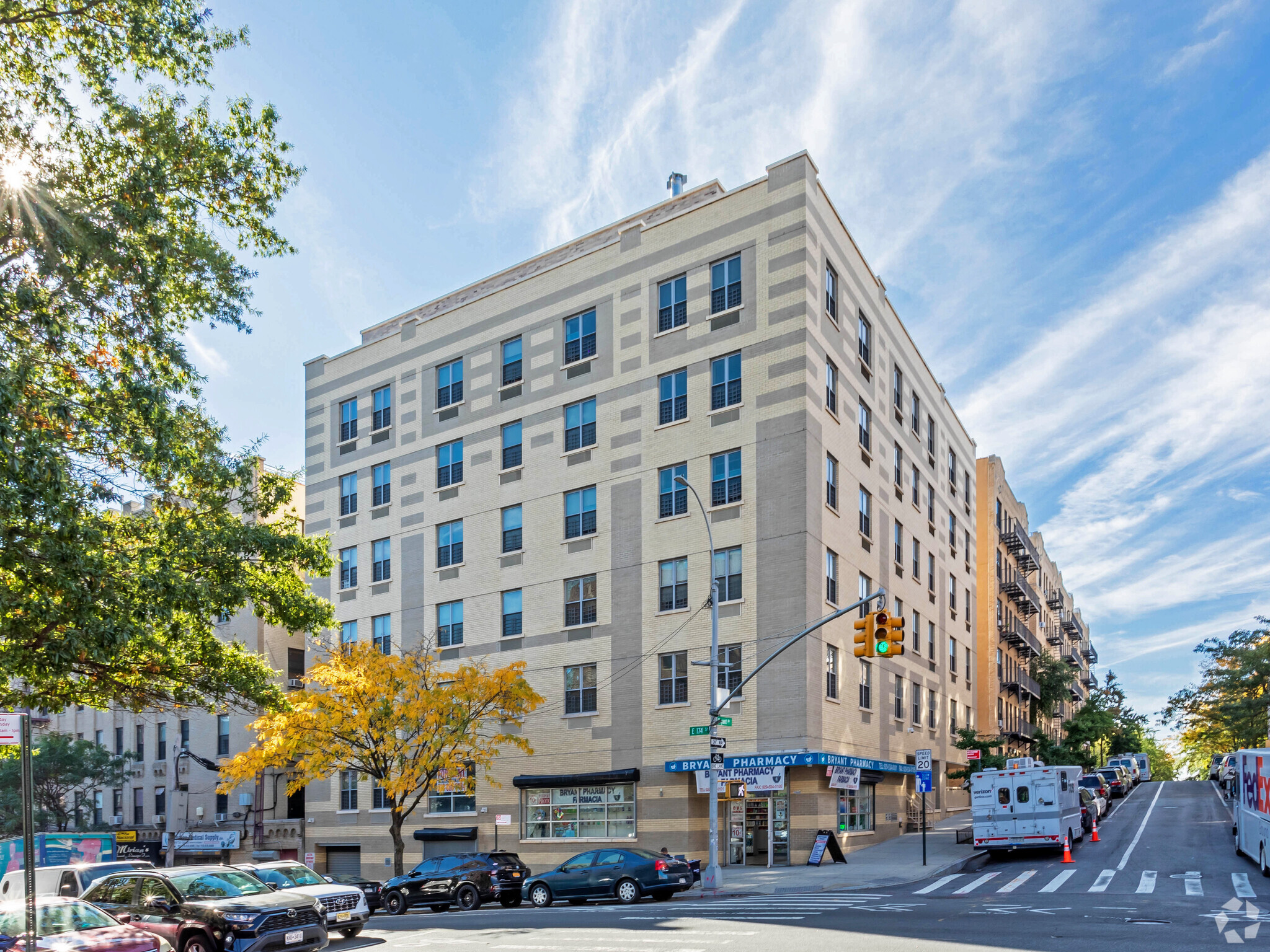 1702 Bryant Ave, Bronx, NY à vendre Photo principale- Image 1 de 1