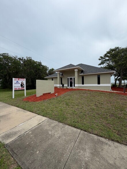 3113 S Ridgewood Ave, Daytona Beach, FL à louer - Photo du bâtiment - Image 3 de 23