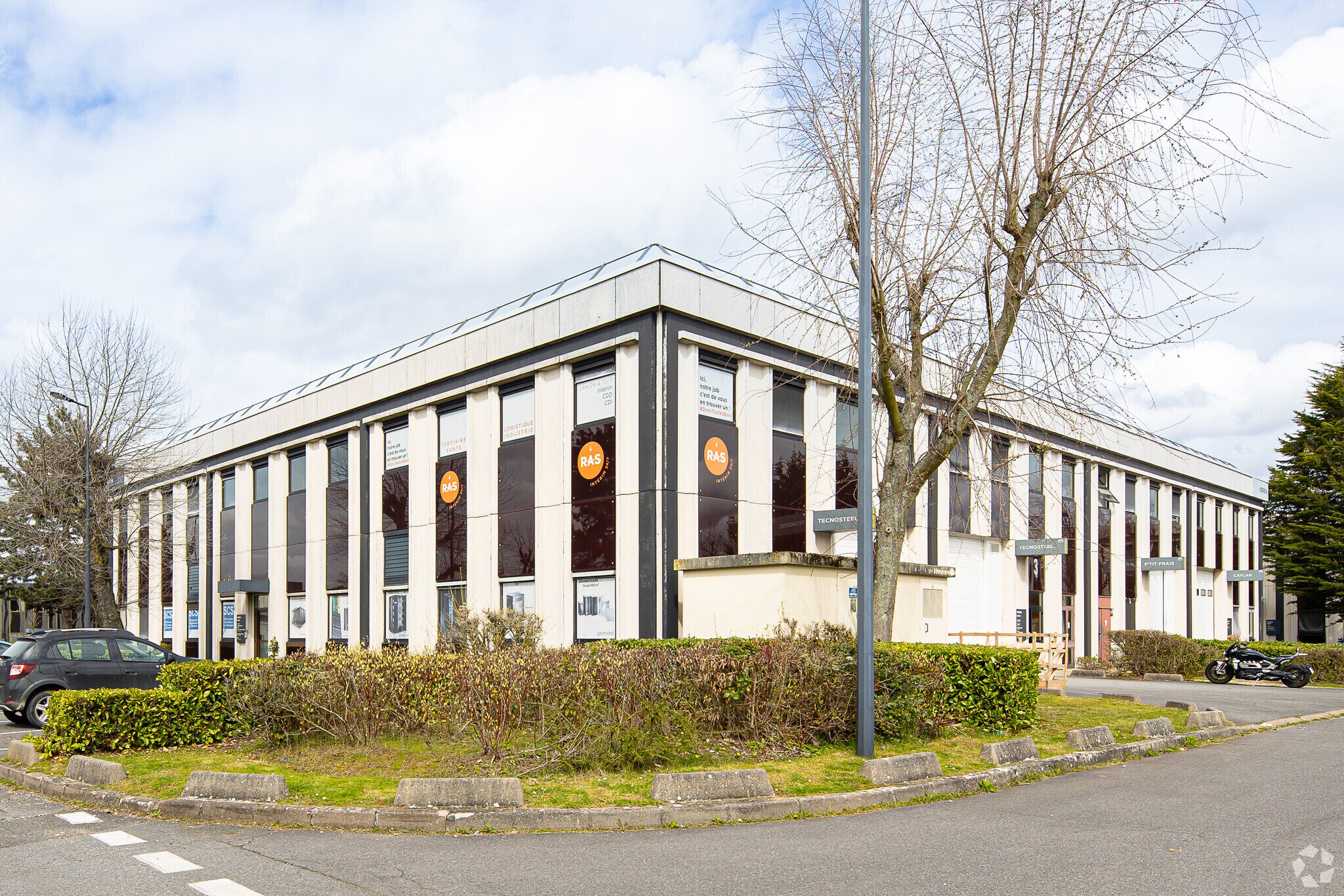 14 Avenue Du Québec, Villebon-sur-Yvette for lease Primary Photo- Image 1 of 3