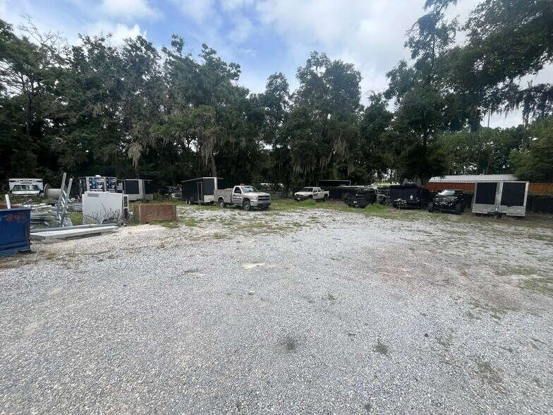 2530 NE 36th Ave, Ocala, FL à louer - Photo du bâtiment - Image 3 de 6