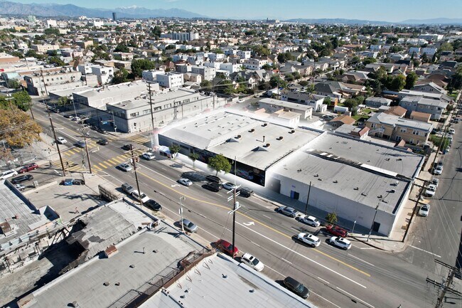 Plus de détails pour 3000-3006 S Main St, Los Angeles, CA - Industriel à vendre