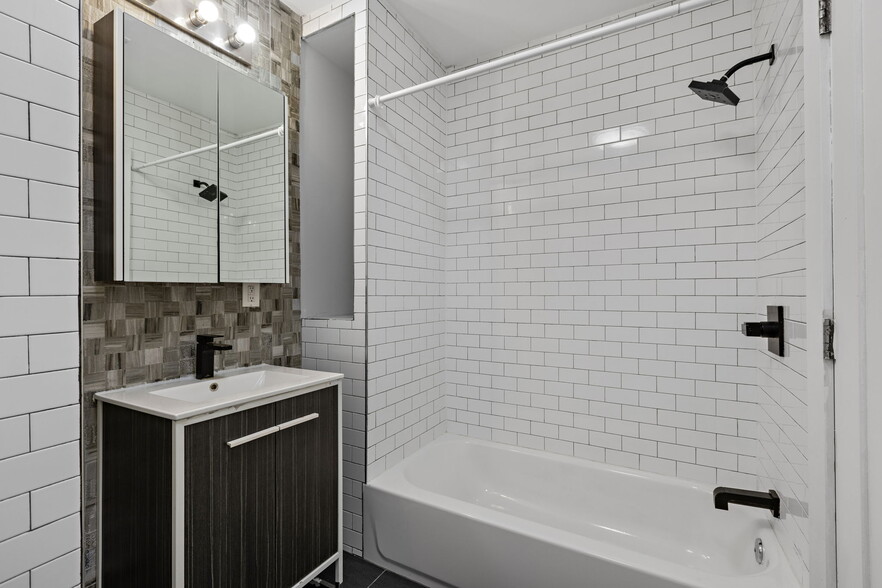 19 Jewett Ave, Jersey City, NJ for sale - Interior Photo - Image 3 of 28