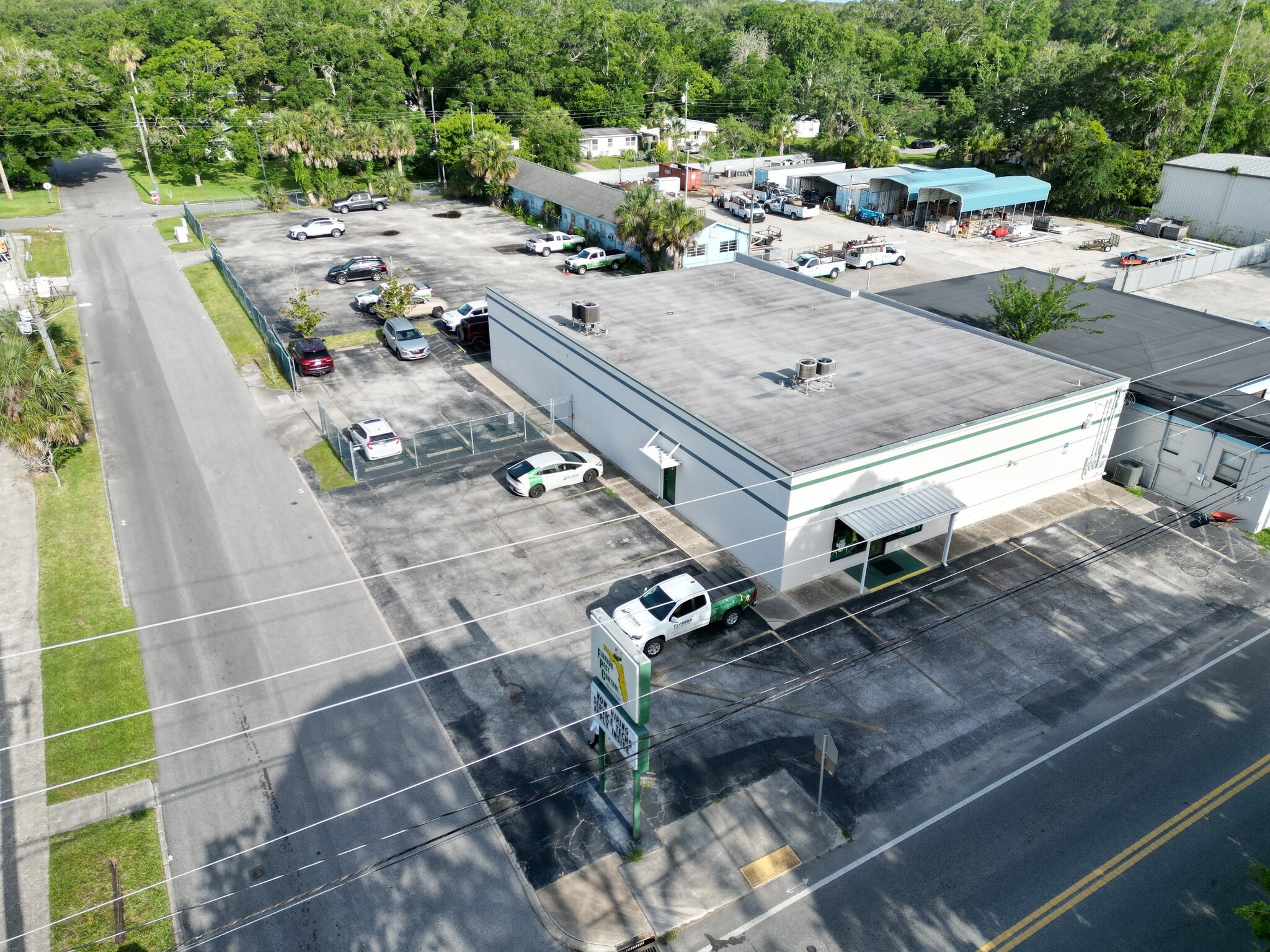 Bureau dans  à vendre Photo du bâtiment- Image 1 de 1