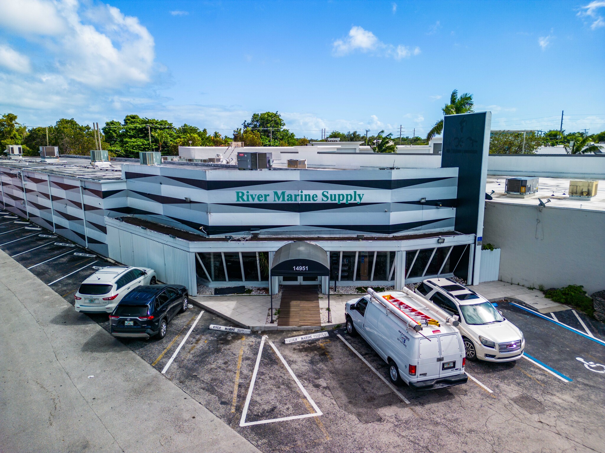 14951 S Dixie Hwy, Palmetto Bay, FL for lease Primary Photo- Image 1 of 44